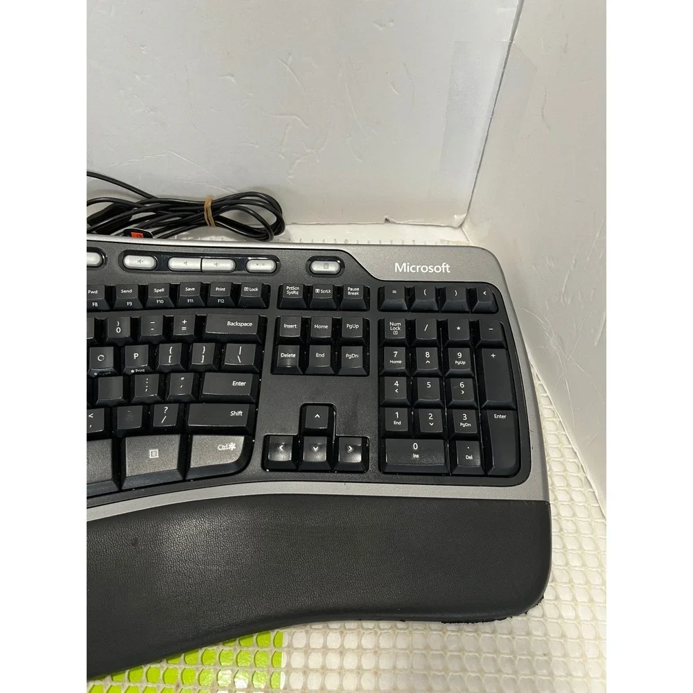 Microsoft Natural Ergonomic Keyboard 4000 v1.0 Working Has faded letters